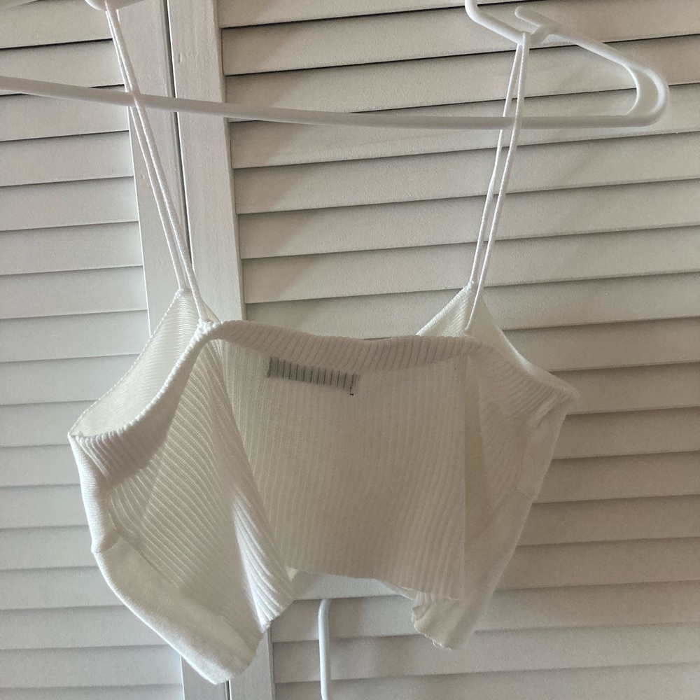 Two Crop Tops - Picture 6 of 7